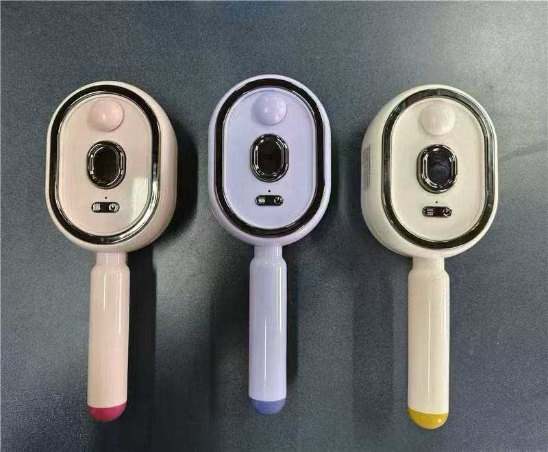 Brosse lissante vapeur rechargeable sans fil